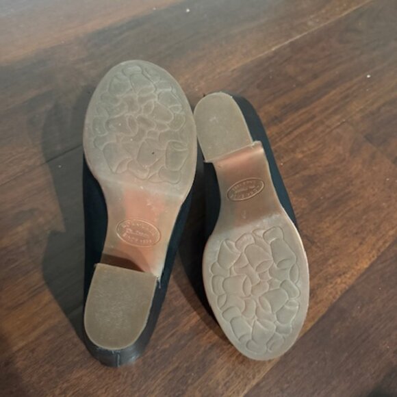 Offered in soft hand-finished full grain leather or suede leather upper Breathab - Picture 6 of 7